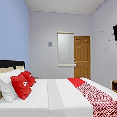 Oyo 90553 Arteri Guest House Semarang Zewnętrze zdjęcie