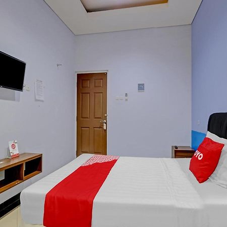 Oyo 90553 Arteri Guest House Semarang Zewnętrze zdjęcie