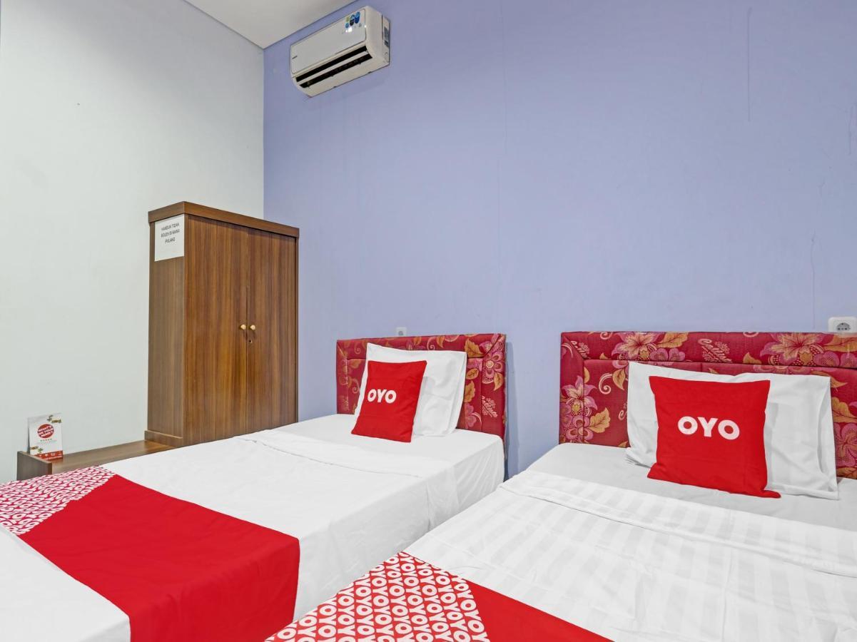 Oyo 90553 Arteri Guest House Semarang Zewnętrze zdjęcie