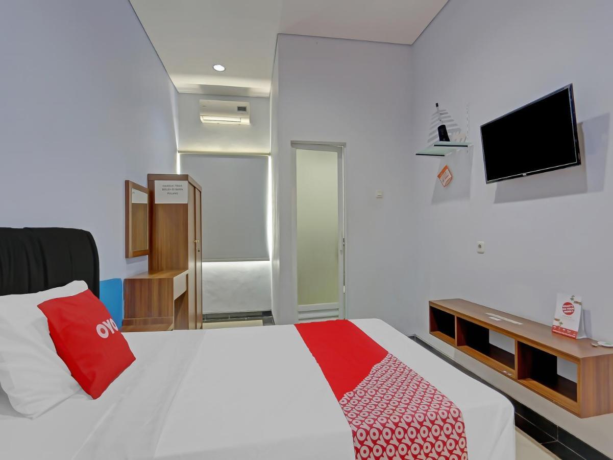 Oyo 90553 Arteri Guest House Semarang Zewnętrze zdjęcie