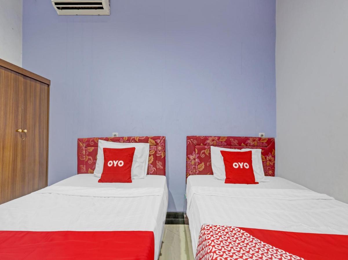 Oyo 90553 Arteri Guest House Semarang Zewnętrze zdjęcie