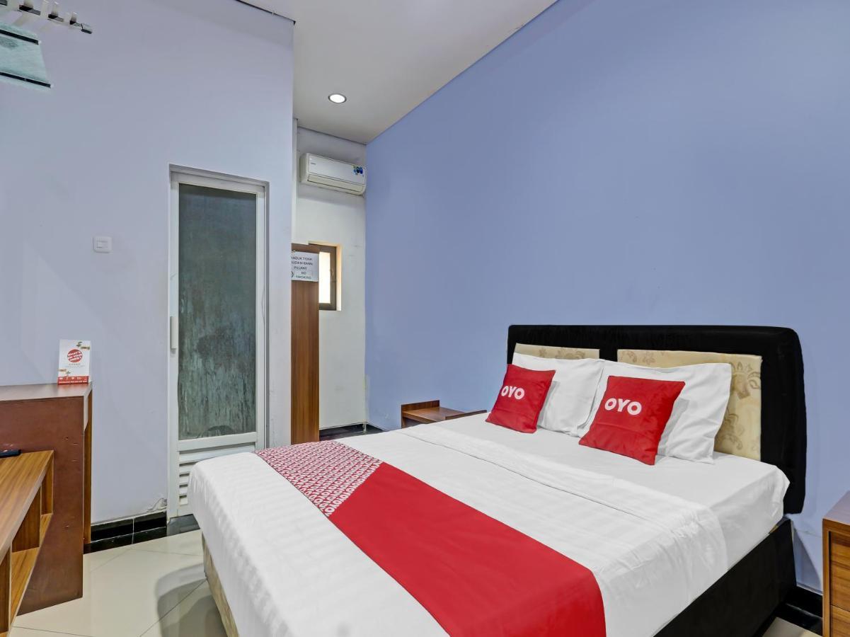 Oyo 90553 Arteri Guest House Semarang Zewnętrze zdjęcie