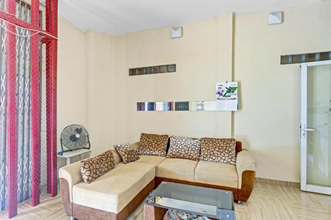 Oyo 90553 Arteri Guest House Semarang Zewnętrze zdjęcie