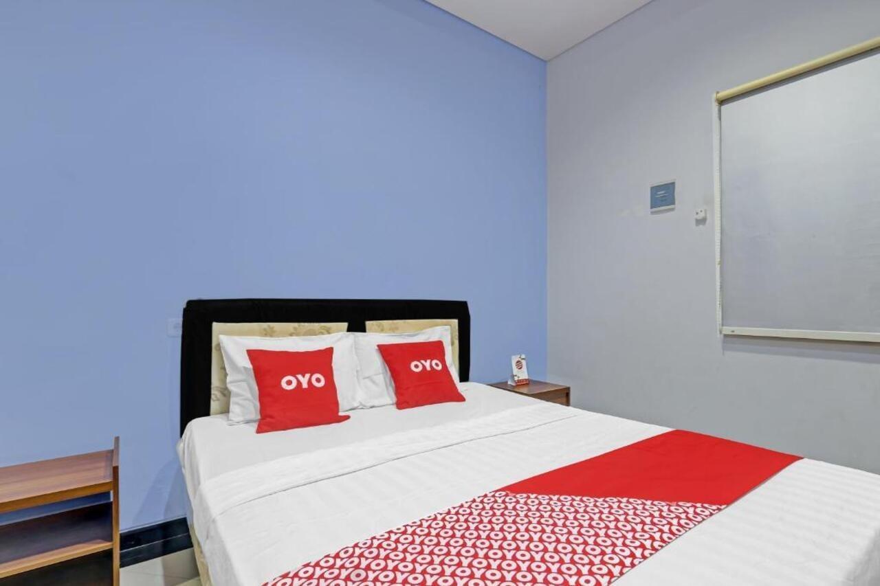 Oyo 90553 Arteri Guest House Semarang Zewnętrze zdjęcie